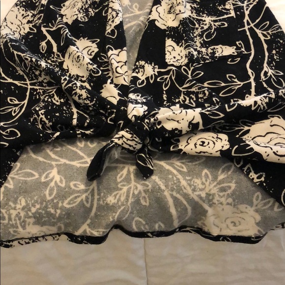 Lularoe - Picture 2 of 3